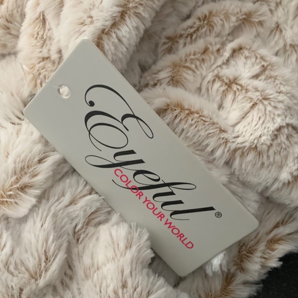 Eyeful Faux Fur Scarf